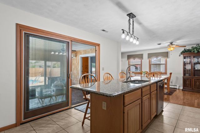 729 KENTON Boulevard, Taylorville, IL 62568