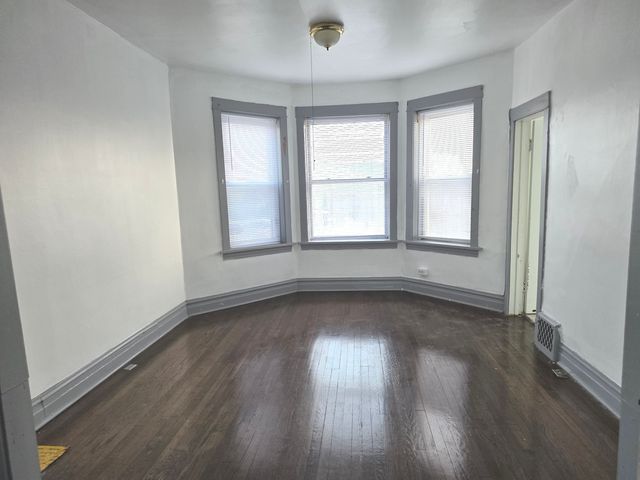 7633 Jackson Boulevard, Forest Park, IL 60130