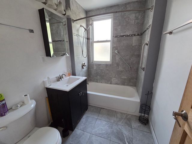 7633 Jackson Boulevard, Forest Park, IL 60130