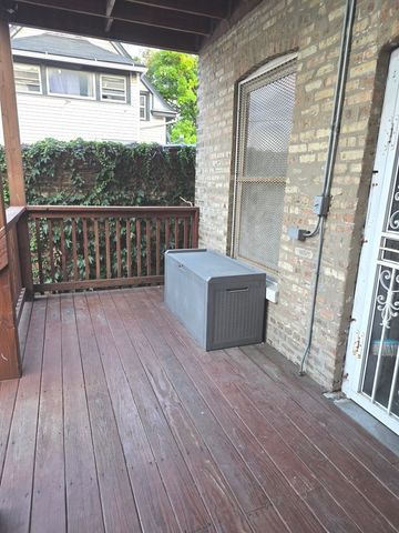 7633 Jackson Boulevard, Forest Park, IL 60130