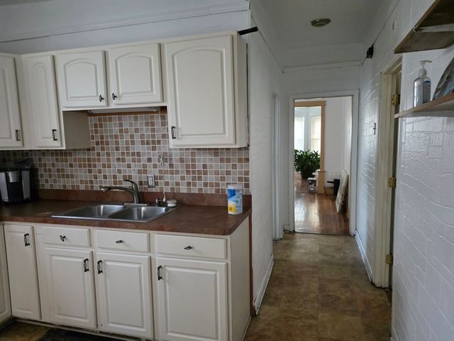 7633 Jackson Boulevard, Forest Park, IL 60130