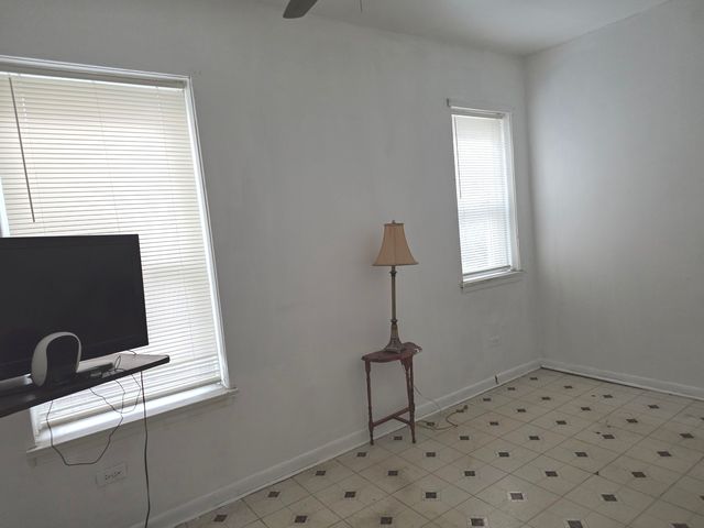 7633 Jackson Boulevard, Forest Park, IL 60130