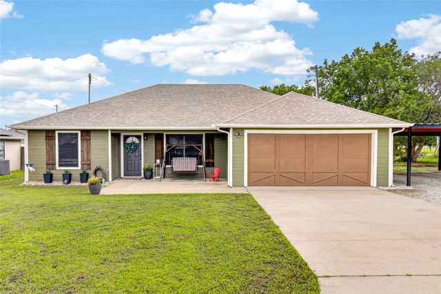703 S College Street, Celeste, TX 75423