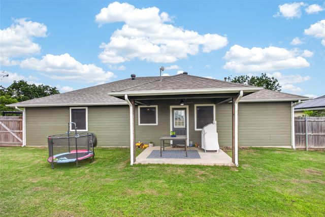703 S College Street, Celeste, TX 75423