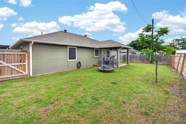 703 S College Street, Celeste, TX 75423