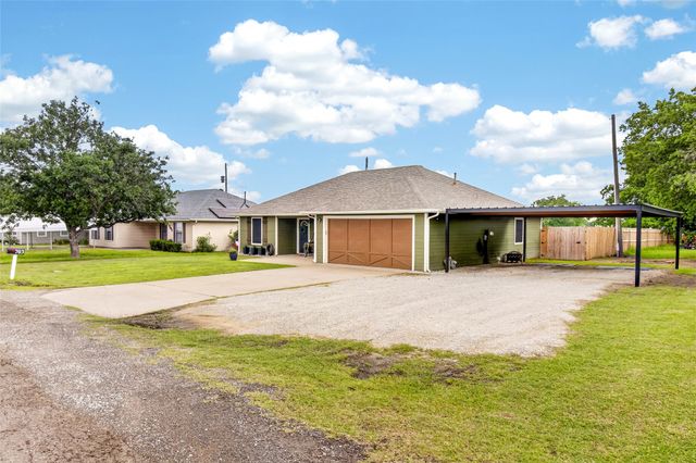 703 S College Street, Celeste, TX 75423