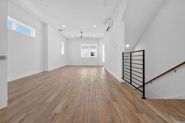 1735 W Gramercy Pl Unit 301, San Antonio, TX 78201