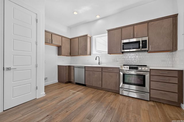 1735 W Gramercy Pl Unit 301, San Antonio, TX 78201