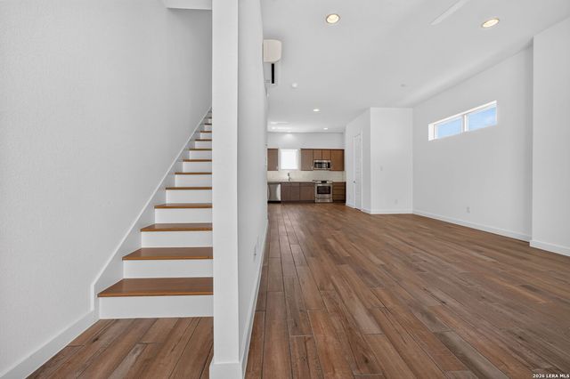 1735 W Gramercy Pl Unit 301, San Antonio, TX 78201