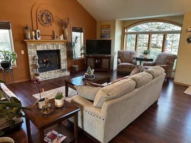 374 N Heatherstone Drive, Sun Prairie, WI 53590