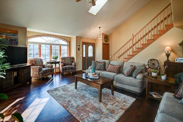 374 N Heatherstone Drive, Sun Prairie, WI 53590