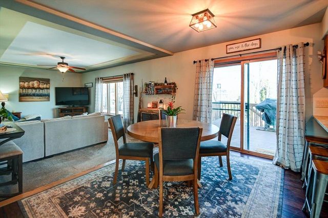 374 N Heatherstone Drive, Sun Prairie, WI 53590