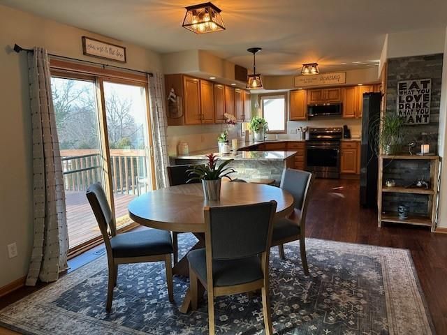 374 N Heatherstone Drive, Sun Prairie, WI 53590