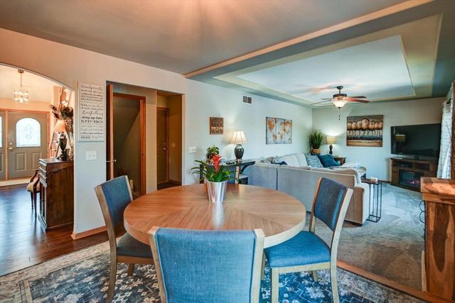 374 N Heatherstone Drive, Sun Prairie, WI 53590