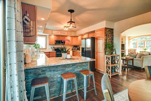 374 N Heatherstone Drive, Sun Prairie, WI 53590