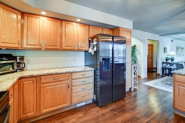 374 N Heatherstone Drive, Sun Prairie, WI 53590