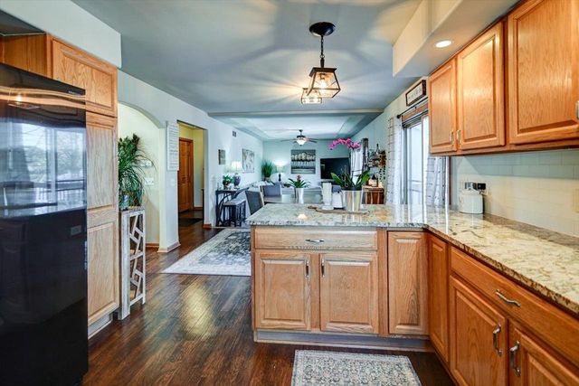 374 N Heatherstone Drive, Sun Prairie, WI 53590