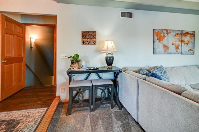 374 N Heatherstone Drive, Sun Prairie, WI 53590