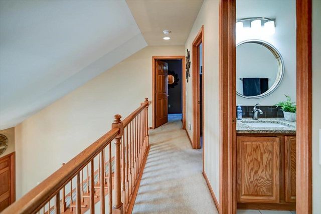 374 N Heatherstone Drive, Sun Prairie, WI 53590