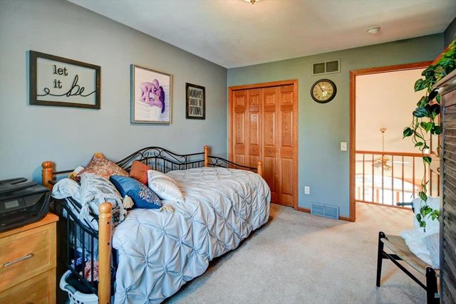 374 N Heatherstone Drive, Sun Prairie, WI 53590