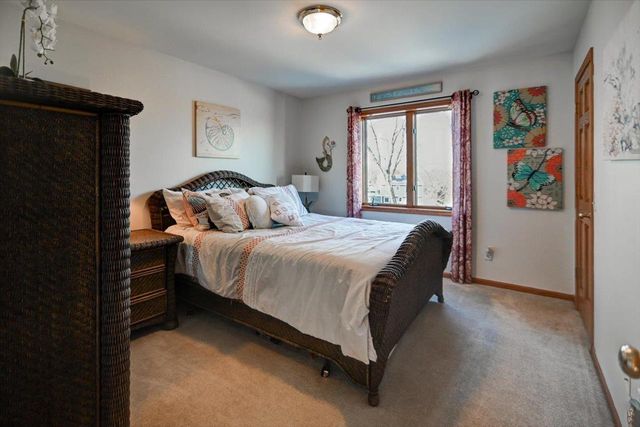 374 N Heatherstone Drive, Sun Prairie, WI 53590