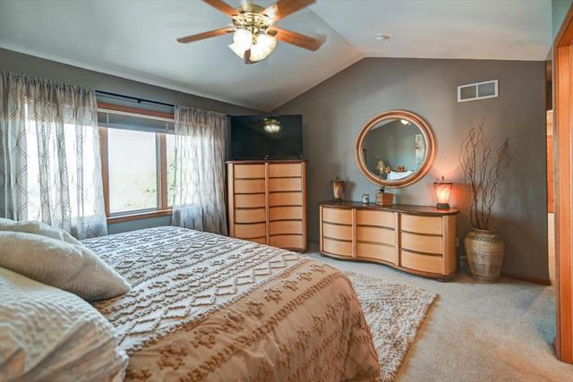 374 N Heatherstone Drive, Sun Prairie, WI 53590