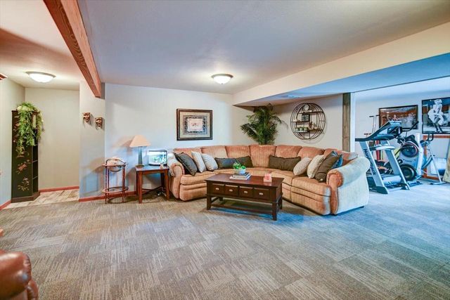 374 N Heatherstone Drive, Sun Prairie, WI 53590