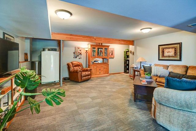 374 N Heatherstone Drive, Sun Prairie, WI 53590