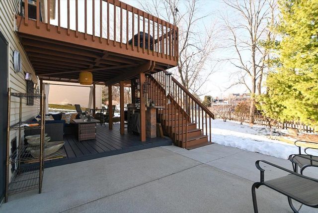 374 N Heatherstone Drive, Sun Prairie, WI 53590