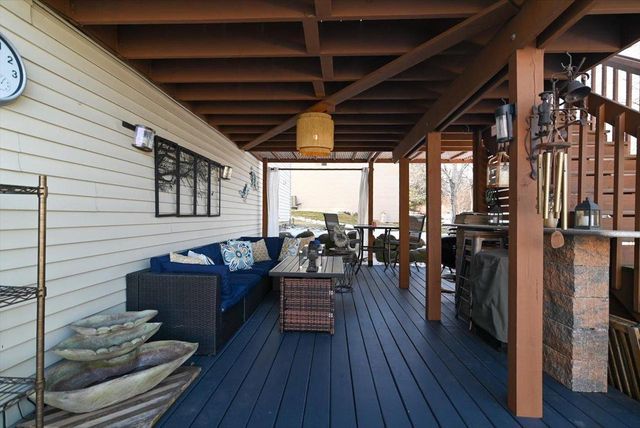 374 N Heatherstone Drive, Sun Prairie, WI 53590