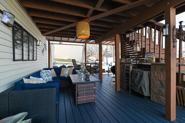 374 N Heatherstone Drive, Sun Prairie, WI 53590