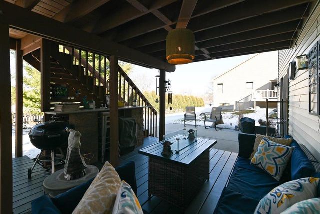 374 N Heatherstone Drive, Sun Prairie, WI 53590