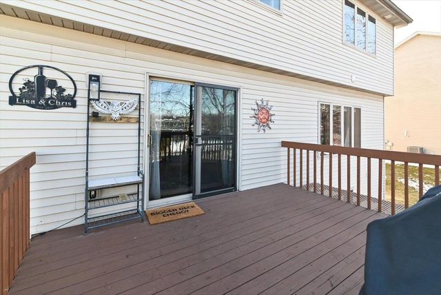 374 N Heatherstone Drive, Sun Prairie, WI 53590