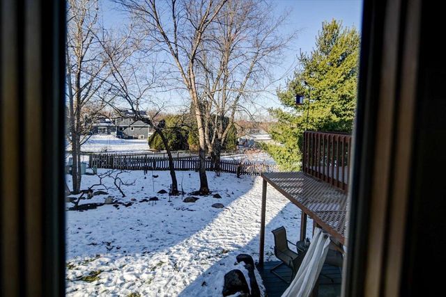 374 N Heatherstone Drive, Sun Prairie, WI 53590