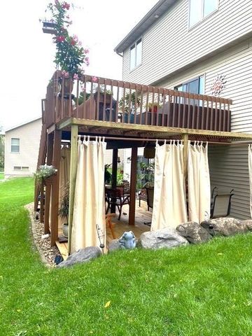 374 N Heatherstone Drive, Sun Prairie, WI 53590