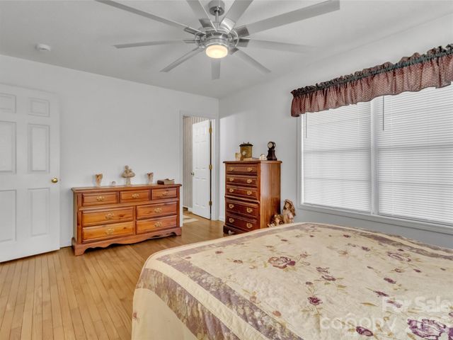 39 Millard Cove Road, Leicester, NC 28748