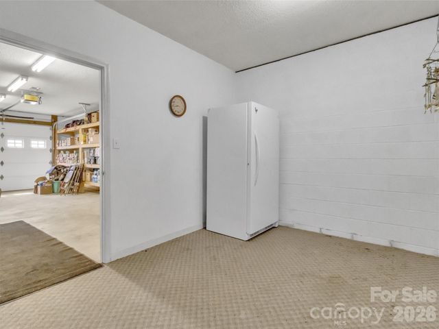 39 Millard Cove Road, Leicester, NC 28748