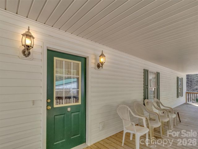 39 Millard Cove Road, Leicester, NC 28748