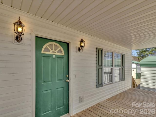 39 Millard Cove Road, Leicester, NC 28748