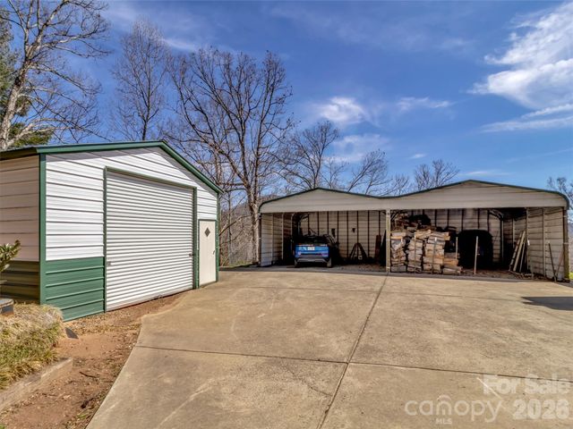 39 Millard Cove Road, Leicester, NC 28748