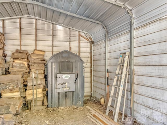 39 Millard Cove Road, Leicester, NC 28748