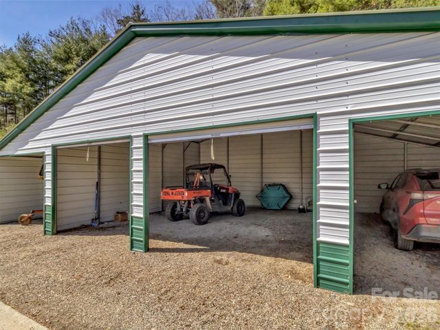 39 Millard Cove Road, Leicester, NC 28748