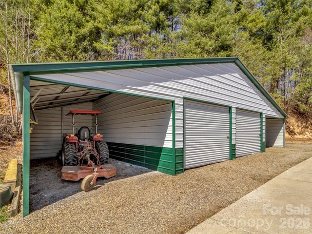 39 Millard Cove Road, Leicester, NC 28748
