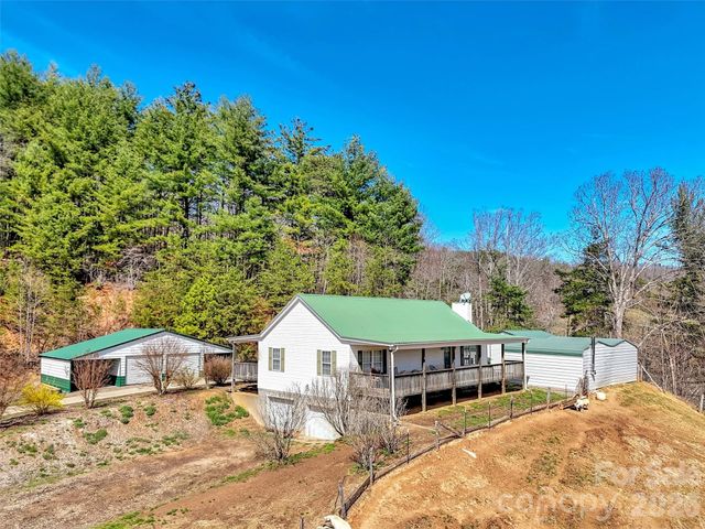 39 Millard Cove Road, Leicester, NC 28748