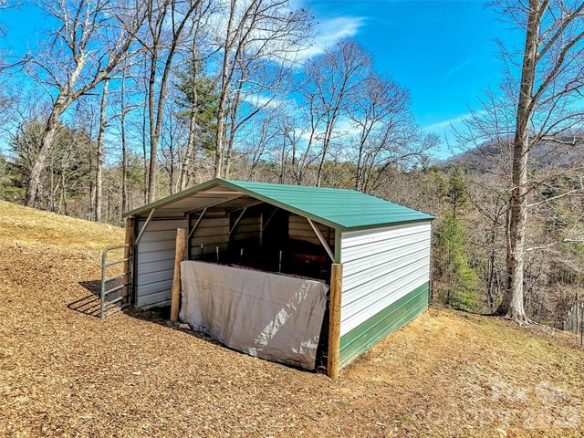 39 Millard Cove Road, Leicester, NC 28748