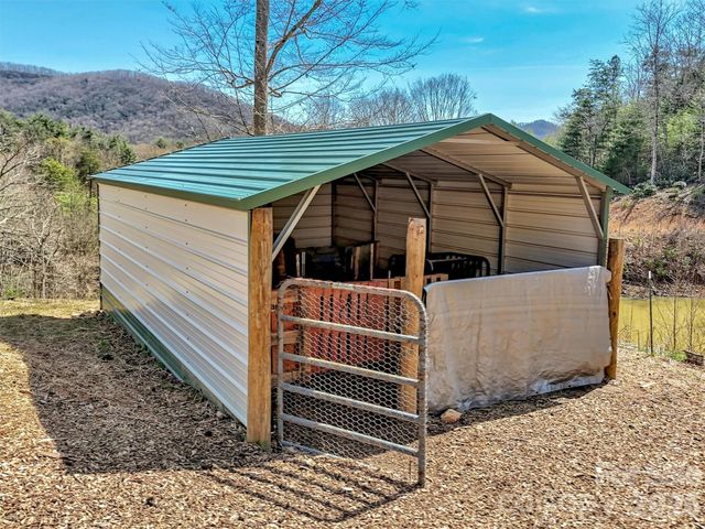 39 Millard Cove Road, Leicester, NC 28748