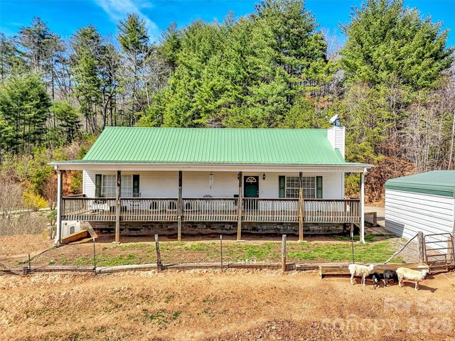 39 Millard Cove Road, Leicester, NC 28748