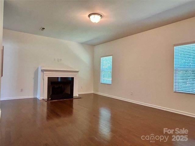 8320 Suttonview Drive, Charlotte, NC 28269