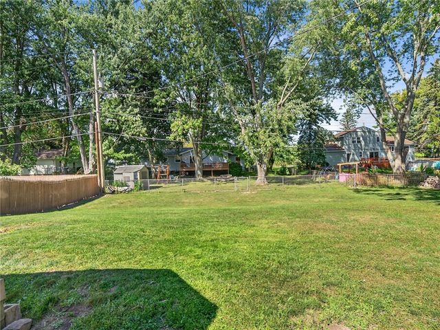8 Weatherwood Lane, Chili, NY 14624