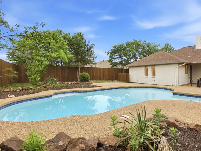2229 Ridgewood, Carrollton, TX 75006